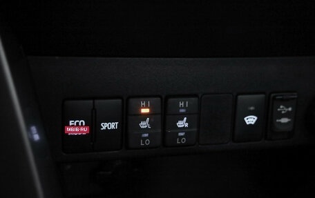 Toyota RAV4, 2017 год, 2 399 000 рублей, 18 фотография