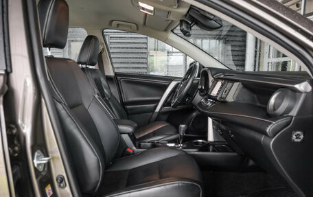 Toyota RAV4, 2017 год, 2 399 000 рублей, 24 фотография