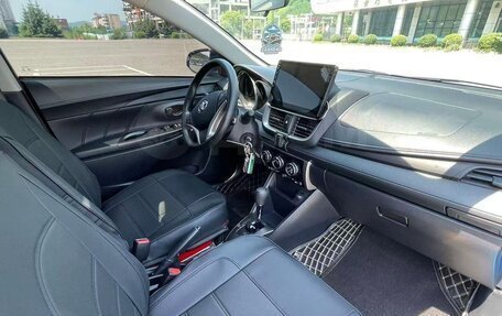 Toyota Yaris XP150 рестайлинг, 2022 год, 1 395 000 рублей, 20 фотография