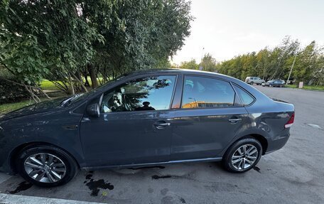 Volkswagen Polo VI (EU Market), 2018 год, 700 000 рублей, 2 фотография