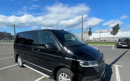 Volkswagen Caravelle T6 рестайлинг, 2021 год, 4 150 000 рублей, 2 фотография