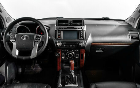 Toyota Land Cruiser Prado 150 рестайлинг 2, 2015 год, 2 990 000 рублей, 16 фотография