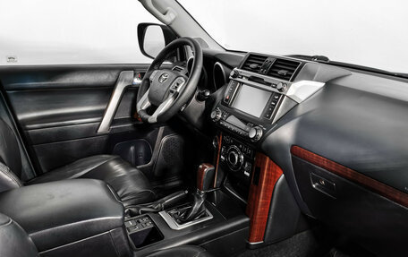 Toyota Land Cruiser Prado 150 рестайлинг 2, 2015 год, 2 990 000 рублей, 14 фотография