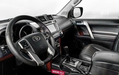 Toyota Land Cruiser Prado 150 рестайлинг 2, 2015 год, 2 990 000 рублей, 9 фотография