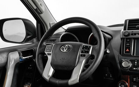 Toyota Land Cruiser Prado 150 рестайлинг 2, 2015 год, 2 990 000 рублей, 17 фотография