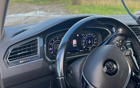 Volkswagen Tiguan II, 2018 год, 2 600 000 рублей, 10 фотография
