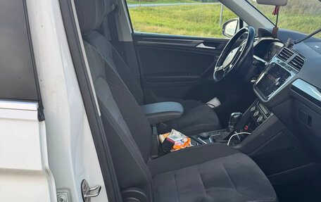 Volkswagen Tiguan II, 2018 год, 2 600 000 рублей, 9 фотография
