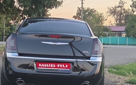 Chrysler 300C II, 2012 год, 1 500 000 рублей, 2 фотография