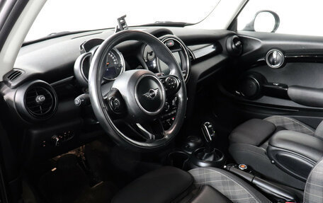 MINI Hatch, 2018 год, 1 599 000 рублей, 9 фотография