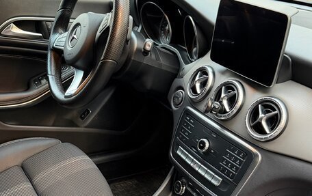 Mercedes-Benz CLA, 2018 год, 2 400 000 рублей, 20 фотография