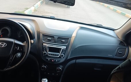 Hyundai Solaris II рестайлинг, 2014 год, 875 000 рублей, 6 фотография