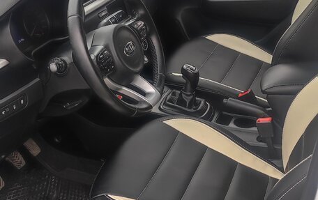 KIA Rio IV, 2018 год, 1 350 000 рублей, 8 фотография