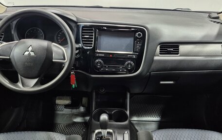 Mitsubishi Outlander III рестайлинг 3, 2013 год, 1 320 000 рублей, 10 фотография