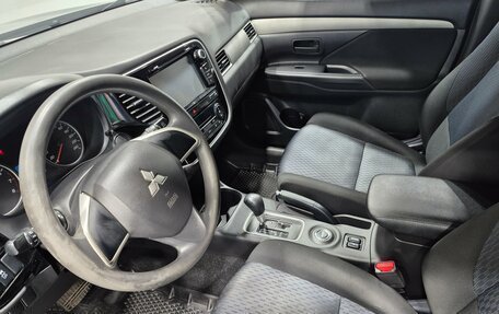 Mitsubishi Outlander III рестайлинг 3, 2013 год, 1 320 000 рублей, 14 фотография