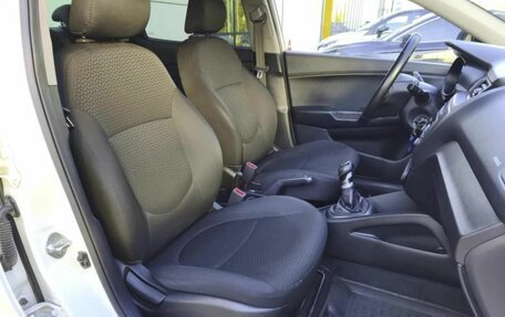 KIA Rio III рестайлинг, 2015 год, 740 000 рублей, 15 фотография