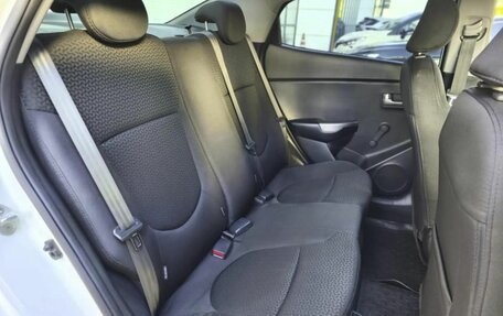 KIA Rio III рестайлинг, 2015 год, 740 000 рублей, 17 фотография
