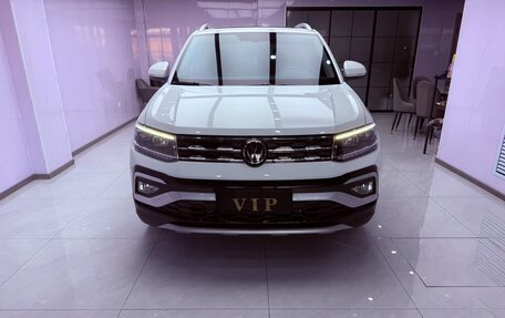 Volkswagen T-Cross I, 2022 год, 1 811 000 рублей, 2 фотография