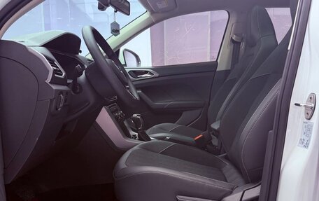 Volkswagen T-Cross I, 2022 год, 1 811 000 рублей, 7 фотография