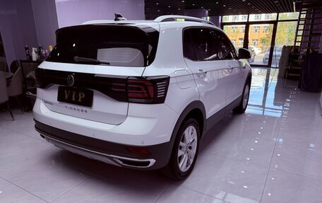 Volkswagen T-Cross I, 2022 год, 1 811 000 рублей, 4 фотография