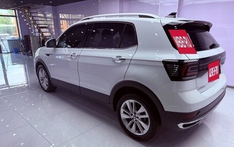 Volkswagen T-Cross I, 2022 год, 1 811 000 рублей, 6 фотография