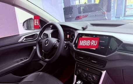 Volkswagen T-Cross I, 2022 год, 1 811 000 рублей, 17 фотография