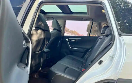 Toyota RAV4, 2024 год, 3 599 550 рублей, 12 фотография