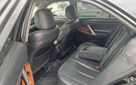 Toyota Camry, 2011 год, 950 000 рублей, 2 фотография