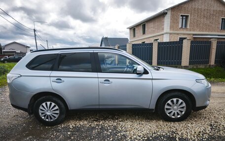 Mitsubishi Outlander III рестайлинг 3, 2012 год, 1 000 000 рублей, 3 фотография