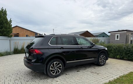 Volkswagen Tiguan II, 2018 год, 2 880 000 рублей, 6 фотография