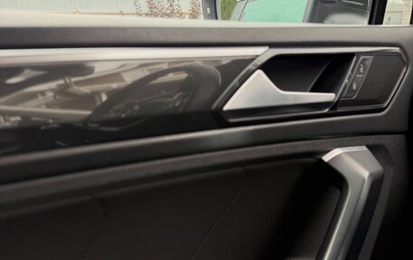 Volkswagen Tiguan II, 2018 год, 2 880 000 рублей, 13 фотография