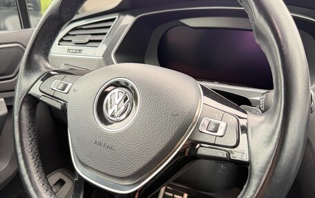Volkswagen Tiguan II, 2018 год, 2 880 000 рублей, 14 фотография