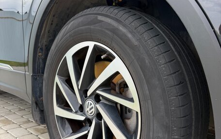 Volkswagen Tiguan II, 2018 год, 2 880 000 рублей, 16 фотография
