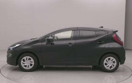 Toyota Aqua, 2025 год, 1 850 000 рублей, 3 фотография