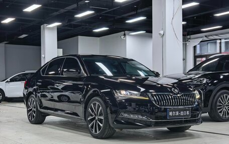 Skoda Superb III рестайлинг, 2023 год, 1 750 000 рублей, 3 фотография