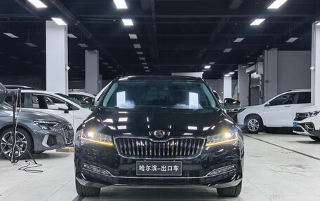 Skoda Superb III рестайлинг, 2023 год, 1 750 000 рублей, 2 фотография