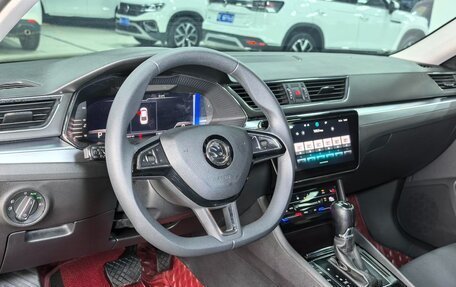 Skoda Superb III рестайлинг, 2023 год, 1 750 000 рублей, 14 фотография
