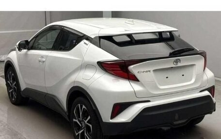 Toyota C-HR I рестайлинг, 2023 год, 1 720 000 рублей, 4 фотография