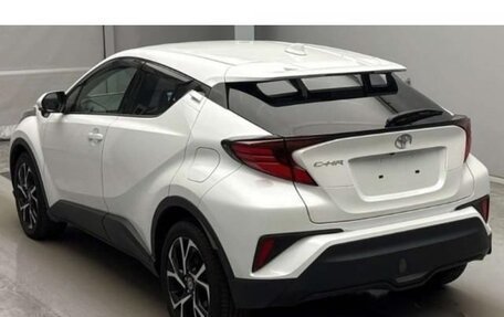 Toyota C-HR I рестайлинг, 2023 год, 1 720 000 рублей, 3 фотография