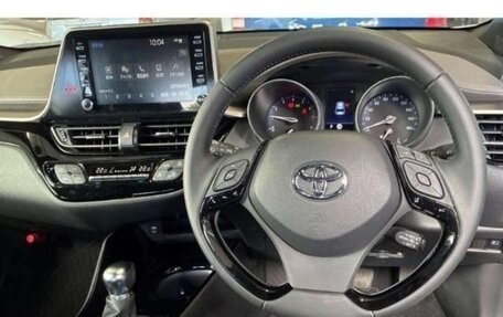 Toyota C-HR I рестайлинг, 2023 год, 1 720 000 рублей, 5 фотография