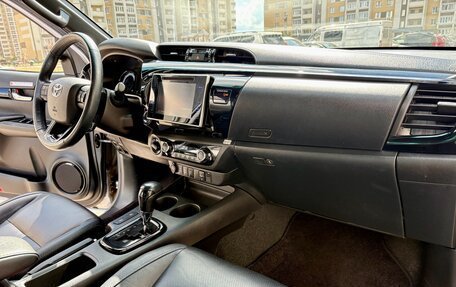 Toyota Hilux VIII, 2018 год, 4 290 000 рублей, 12 фотография