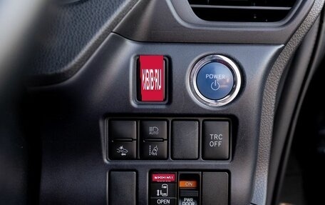 Toyota Noah III, 2017 год, 2 300 000 рублей, 16 фотография