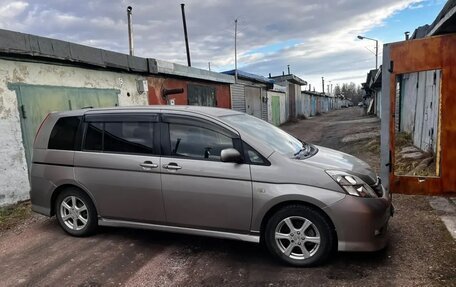 Toyota ISis I, 2006 год, 700 000 рублей, 3 фотография