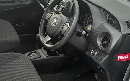 Toyota Vitz, 2019 год, 1 100 000 рублей, 5 фотография