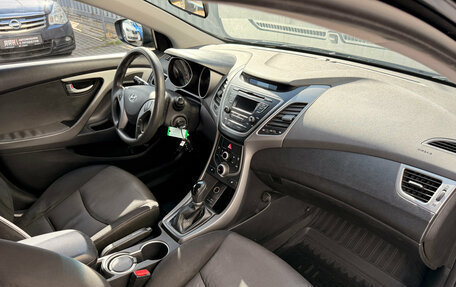 Hyundai Elantra V, 2015 год, 850 000 рублей, 16 фотография