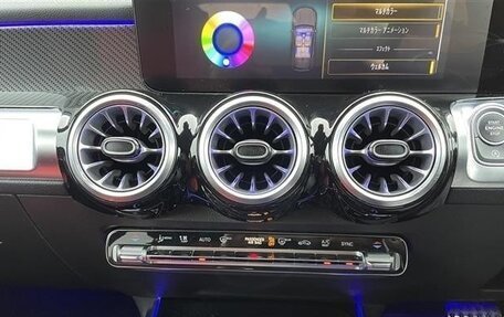 Mercedes-Benz GLB, 2022 год, 2 978 000 рублей, 3 фотография