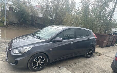 Hyundai Solaris II рестайлинг, 2012 год, 720 000 рублей, 1 фотография