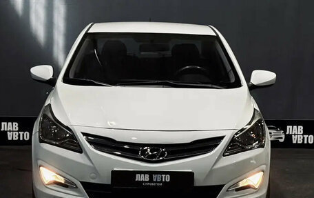 Hyundai Solaris II рестайлинг, 2015 год, 903 000 рублей, 2 фотография