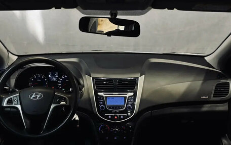 Hyundai Solaris II рестайлинг, 2015 год, 903 000 рублей, 10 фотография