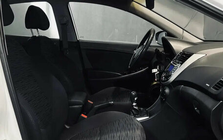 Hyundai Solaris II рестайлинг, 2015 год, 903 000 рублей, 17 фотография