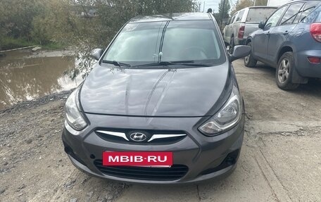 Hyundai Solaris II рестайлинг, 2012 год, 720 000 рублей, 2 фотография